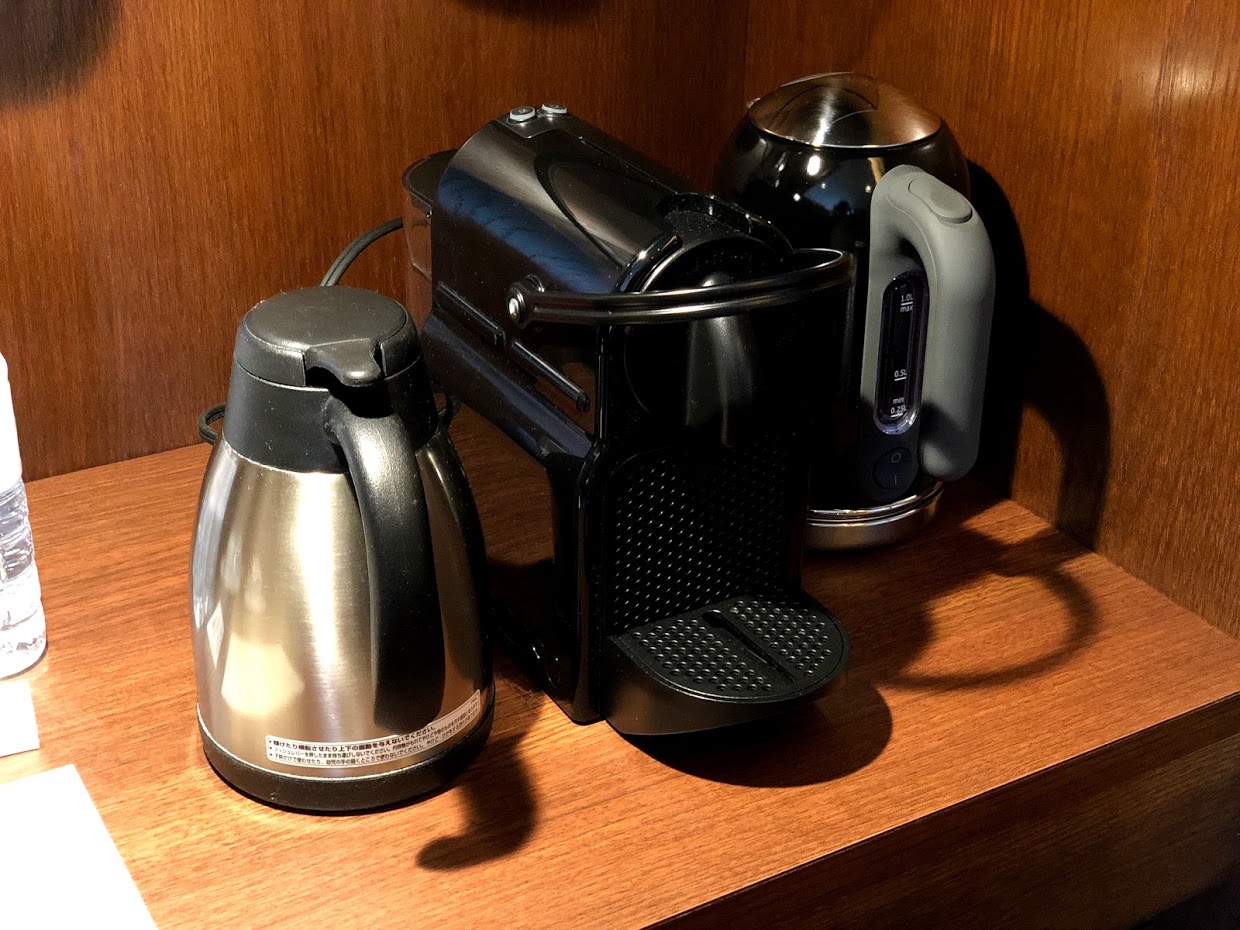 ホテルひらまつ熱海　ミニバー　ポット　ネスプレッソ