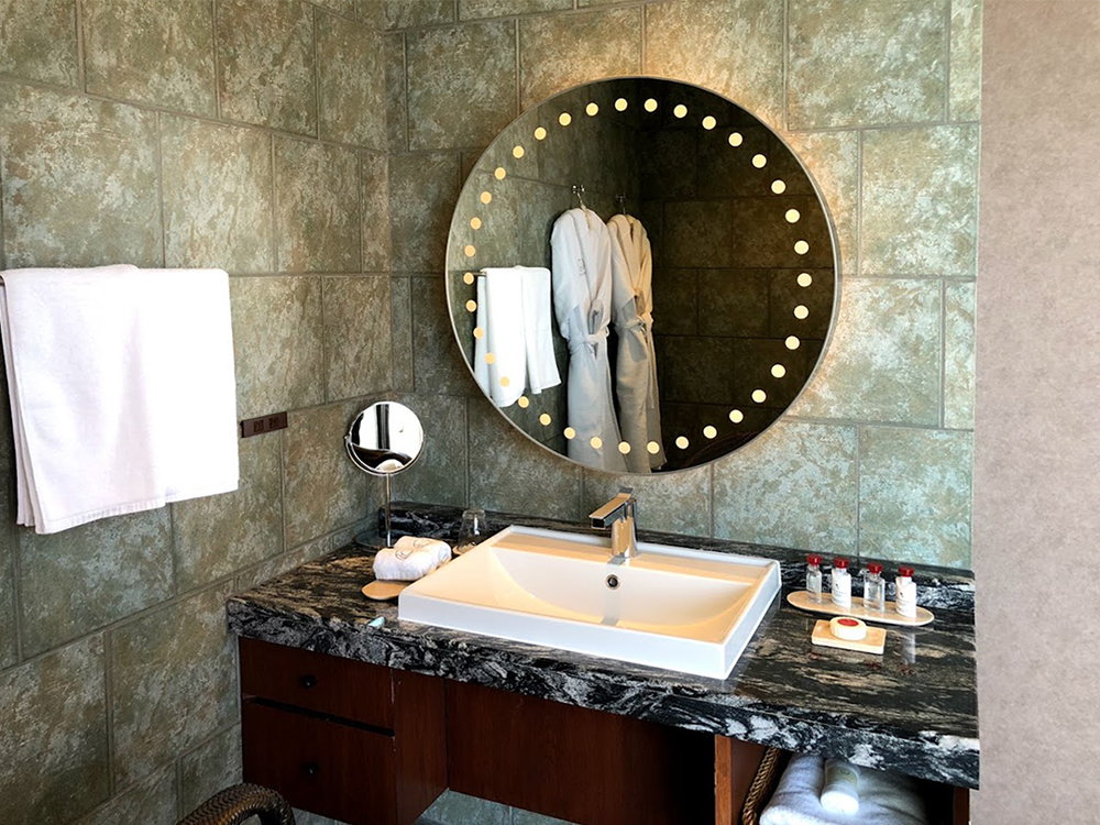 ホテルひらまつ熱海　洗面台1