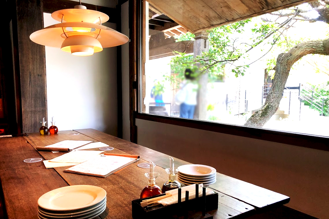 湘南ビール|熊澤酒造　MOKICHI TRATTORIA　サラダ盛り付け