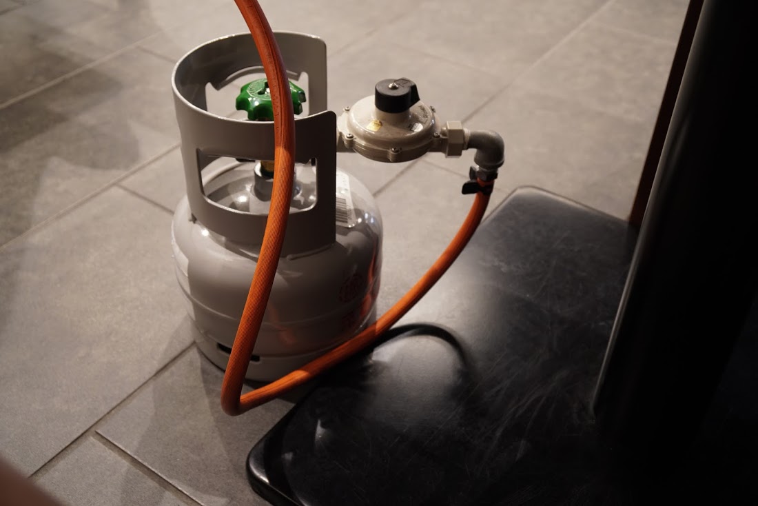 松阪市で松阪牛　まるよし　ボンベ