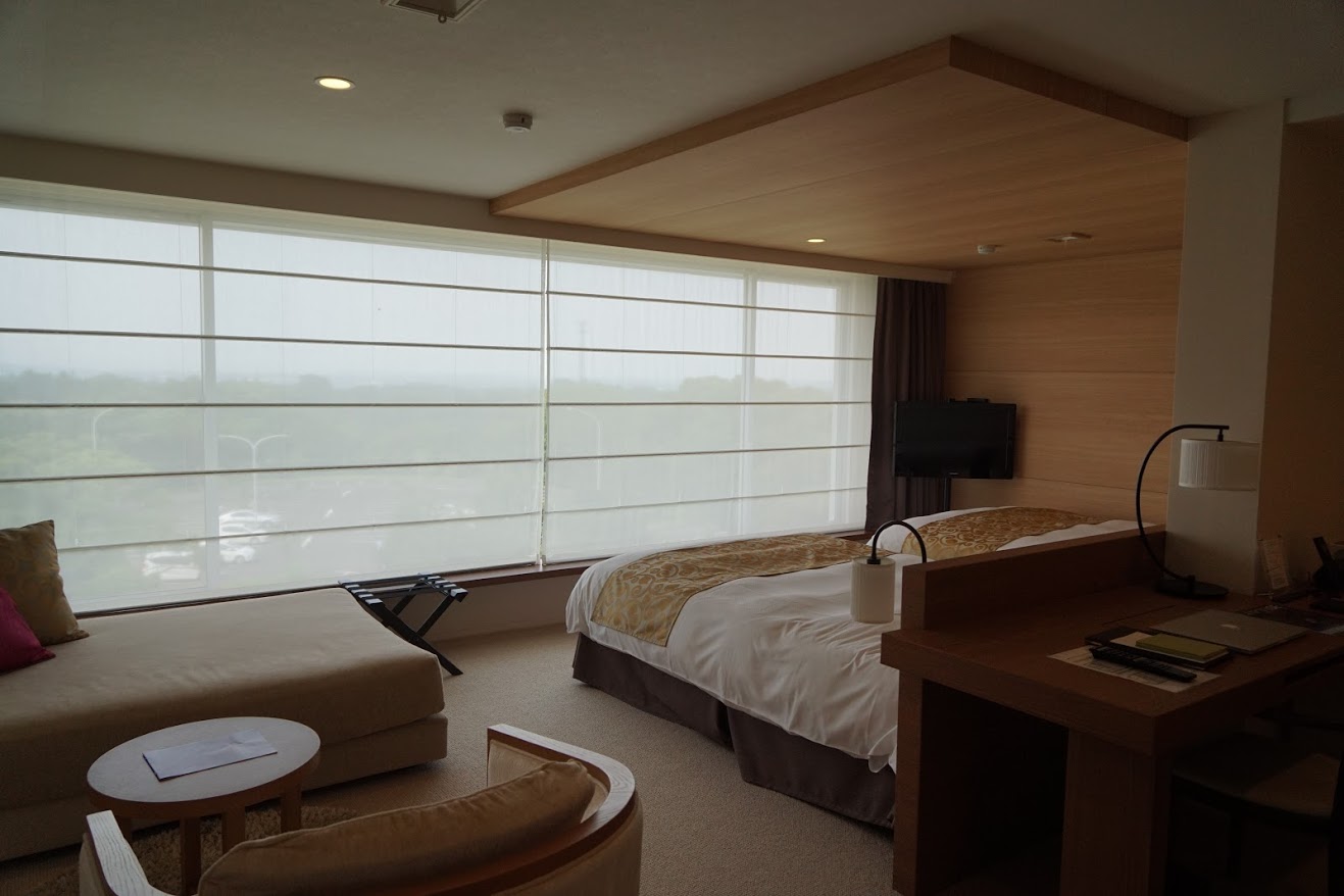 NEMU　RESORTでグランピングディナー! 全面窓です