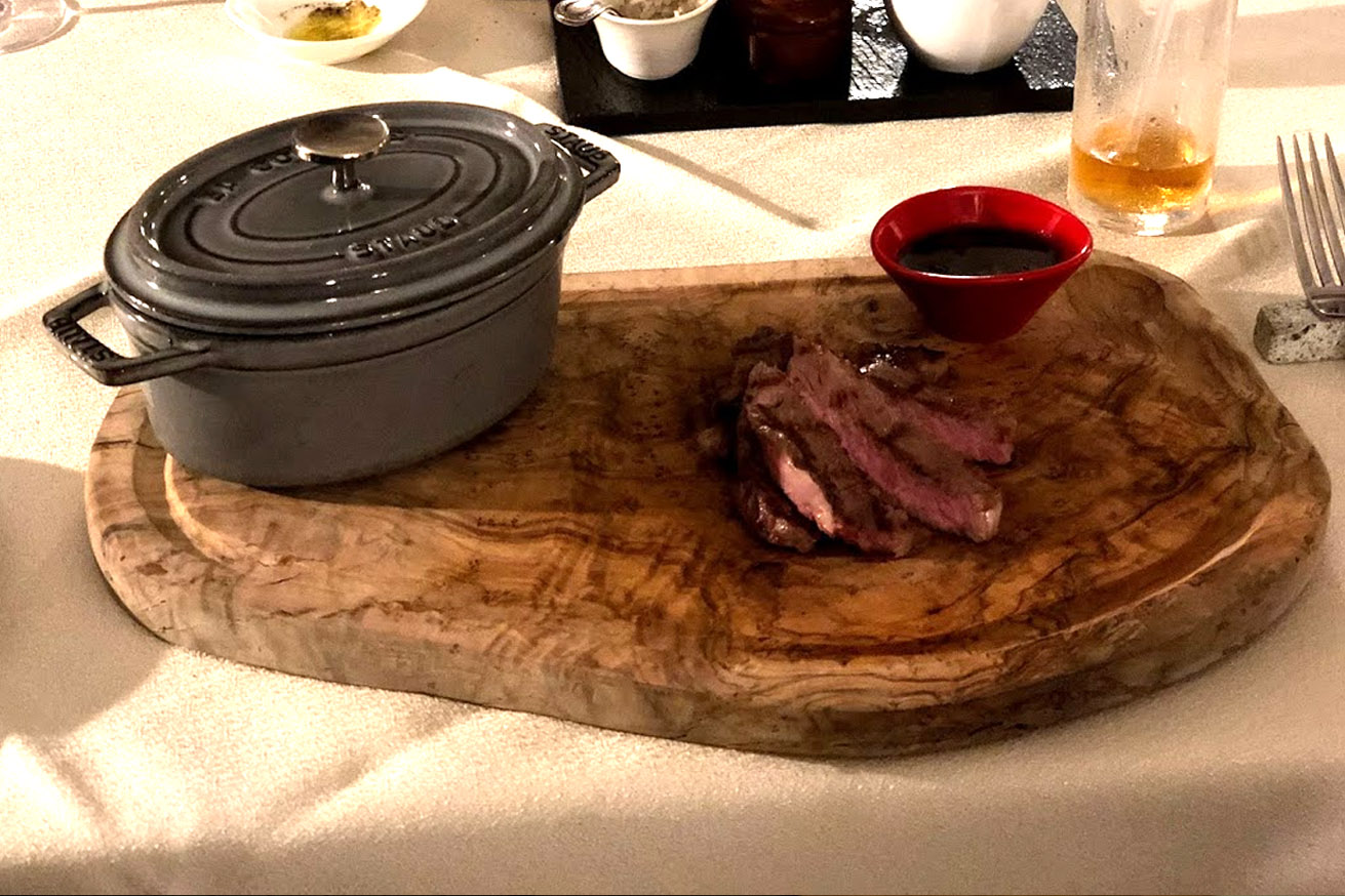 NEMU RESORT グランピングディナー　和牛リブロースの網焼き