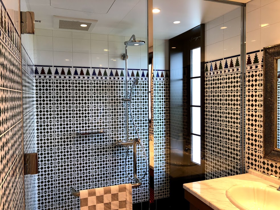 志摩地中海村　部屋　シャワー