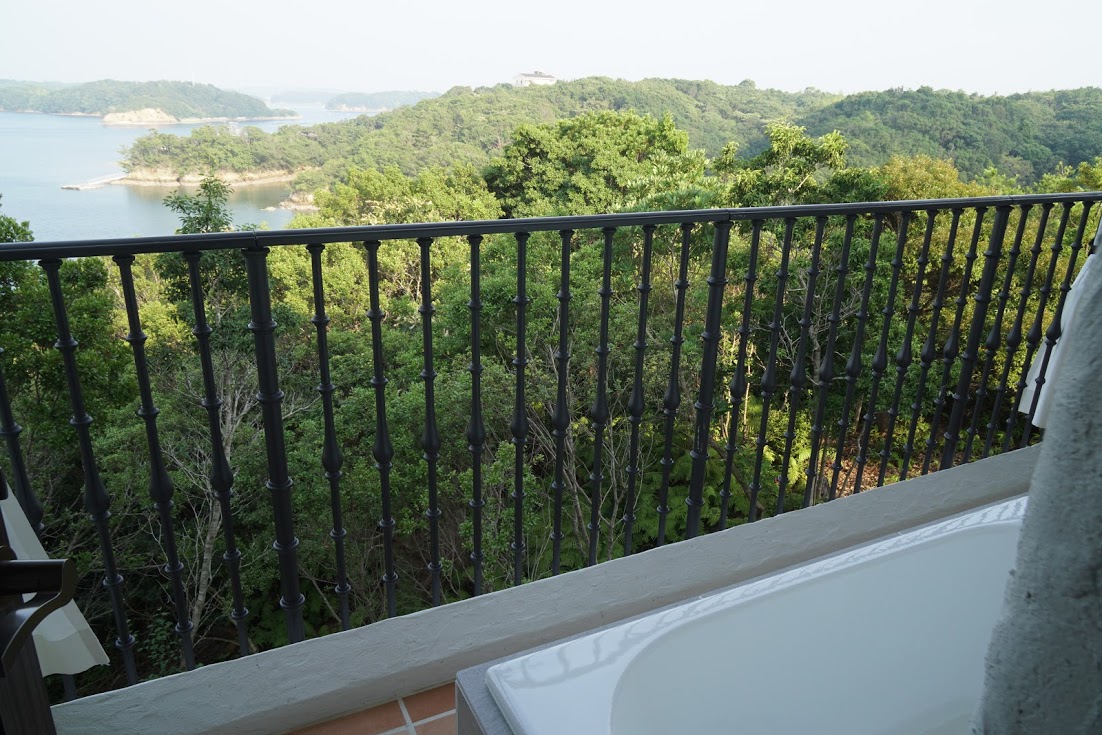 志摩地中海村　部屋　バスタブ