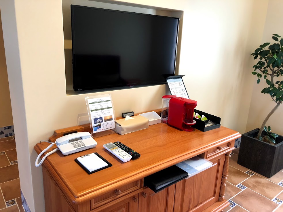 志摩地中海村　部屋　リビング　テレビ