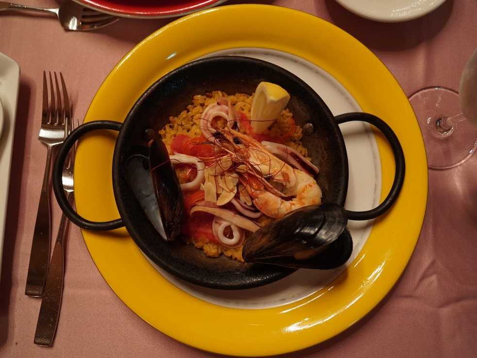 志摩地中海村　ディナー　レストラン　地中海村特製パエリア