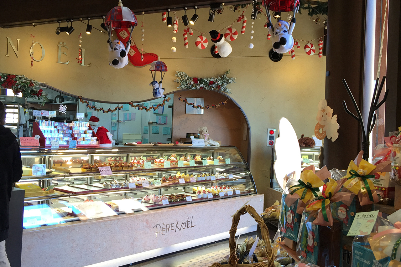 ペールノエル　ショーケース