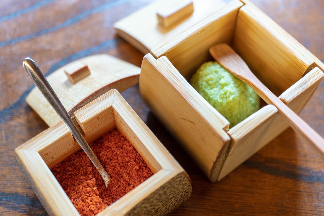 高尾山口のお蕎麦屋さん高橋家 七味、わさび