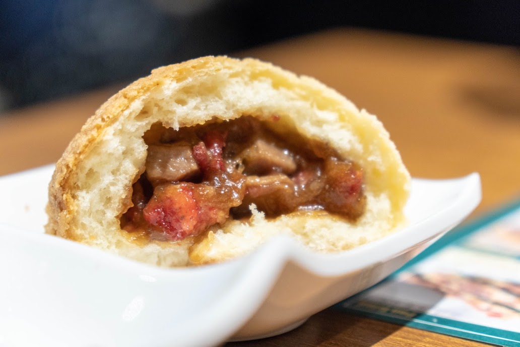 添好運　ベイクドチャーシューパオ　断面